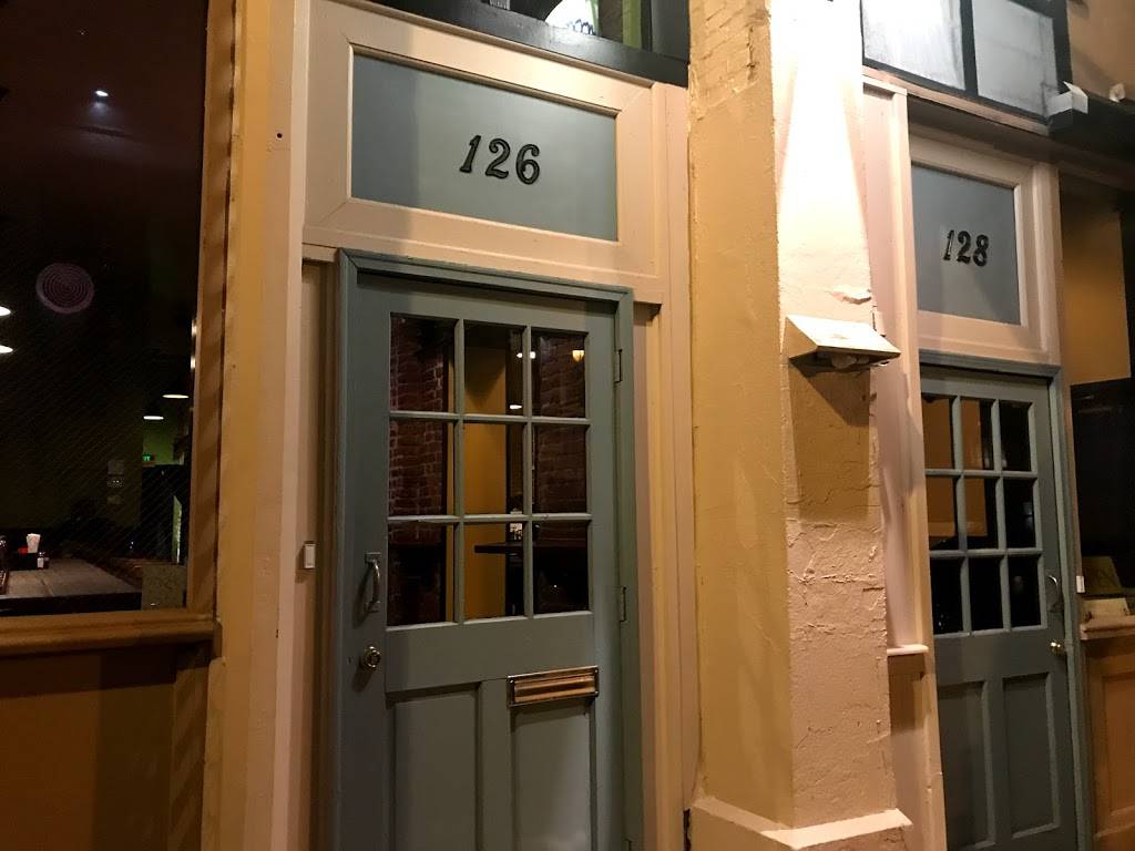 Curry n Jerk | restaurant | 126 Monroe Ave, Memphis, TN 38103, USA | 9014808380 OR +1 901-480-8380