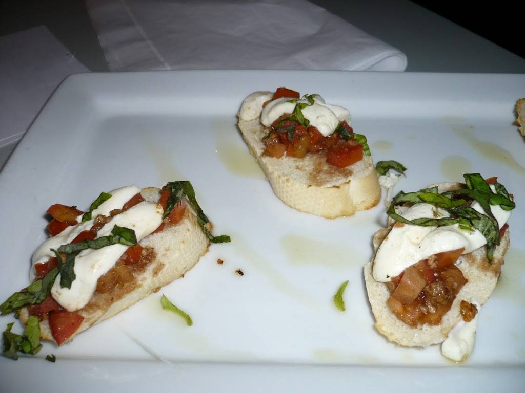 Mister Tramps Sports Pub | restaurant | 8565 Research Blvd, Austin, TX 78758, USA | 5128373500 OR +1 512-837-3500