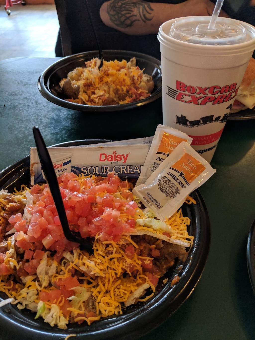 Liebers Boxcar Express | meal takeaway | 1974 N Henderson St, Galesburg, IL 61401, USA | 3093434626 OR +1 309-343-4626