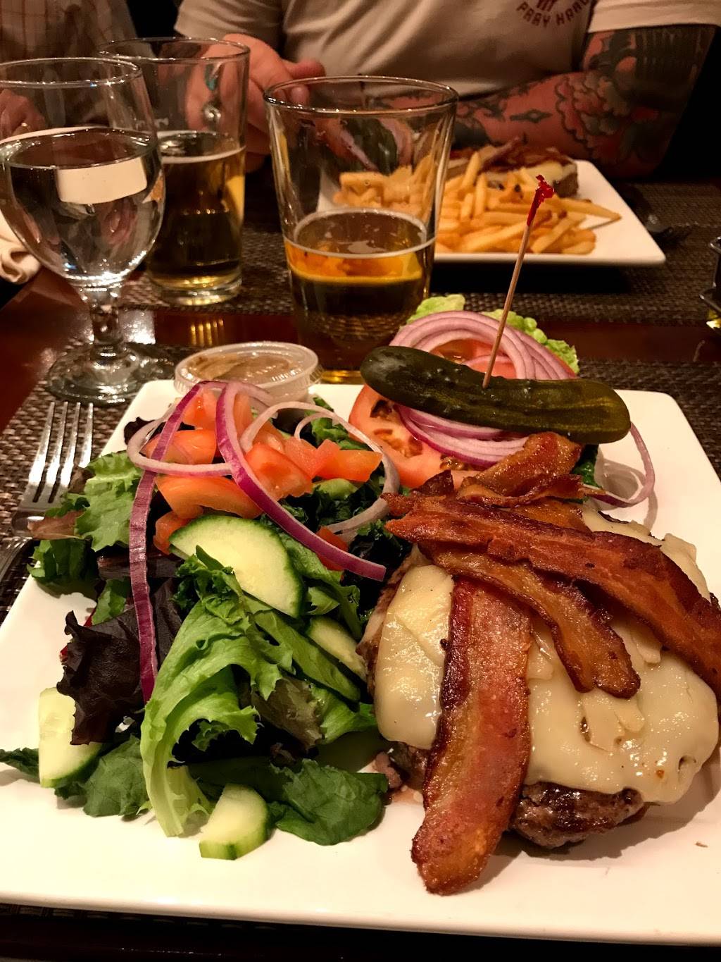 Michaels Café | restaurant | 27-05 39th Ave, Long Island City, NY 11101, USA | 3475363633 OR +1 347-536-3633