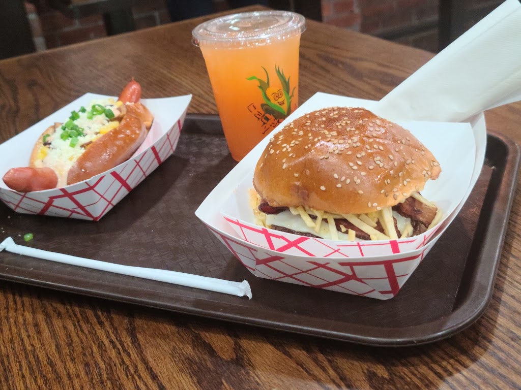 Cachapas y Mas | restaurant | 107 Dyckman St, New York, NY 10040, USA | 2123042224 OR +1 212-304-2224