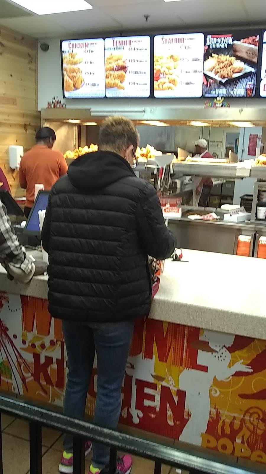 Popeyes Louisiana Kitchen | restaurant | 2301 Liberty Heights Ave, Baltimore, MD 21215, USA | 4105233600 OR +1 410-523-3600