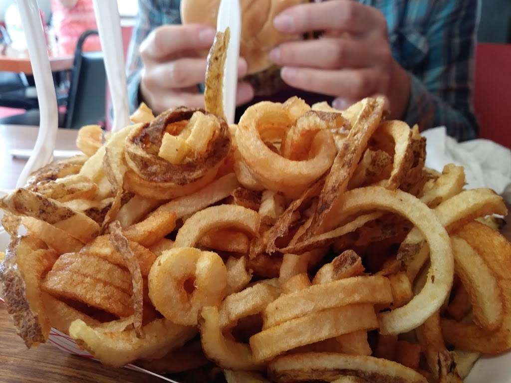 Sullivans Charbroil | restaurant | 3590 E Main St, Fredonia, NY 14063, USA | 7166726225 OR +1 716-672-6225