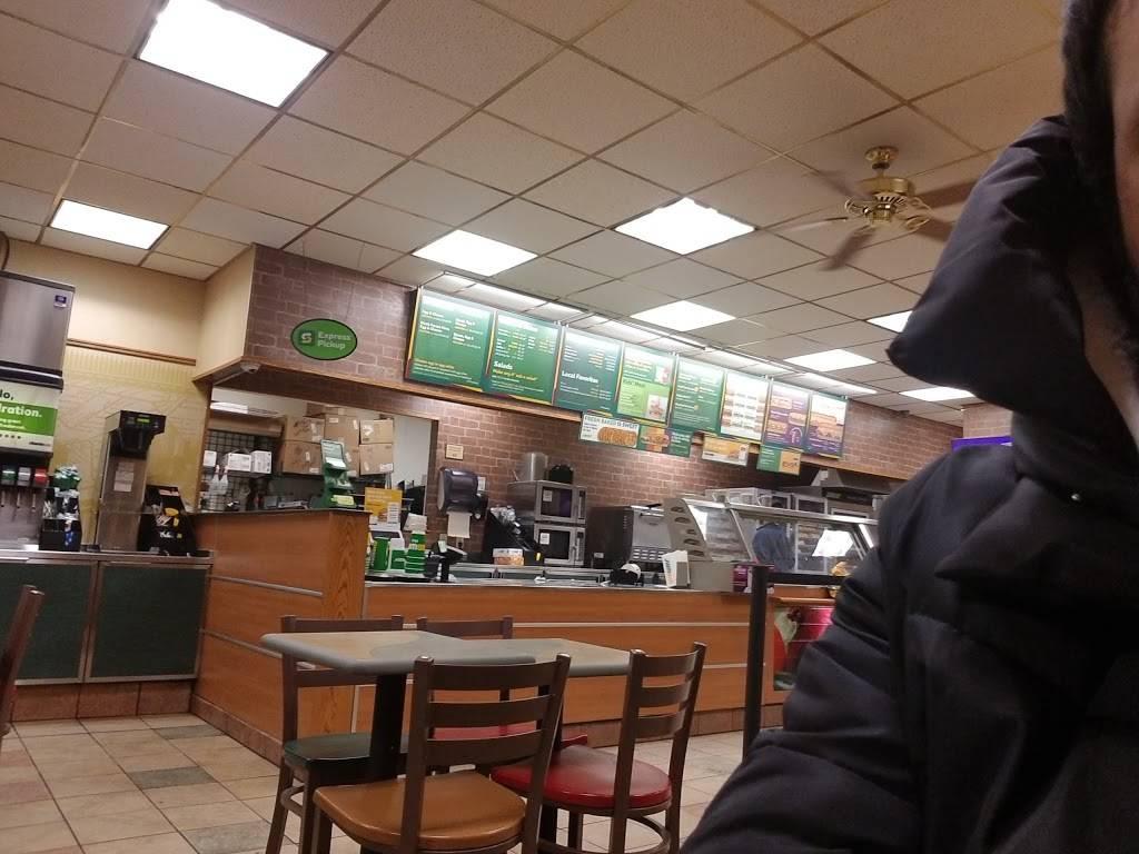 Subway | restaurant | 484 E Exchange St, Akron, OH 44304, USA | 3302539667 OR +1 330-253-9667