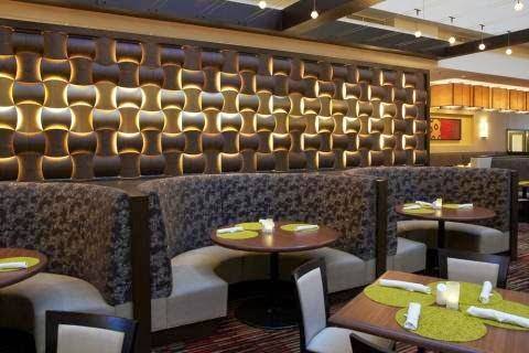 Merchants Cafe | restaurant | 350 West Mart Center Drive, Chicago, IL 60654, USA | 3125291157 OR +1 312-529-1157