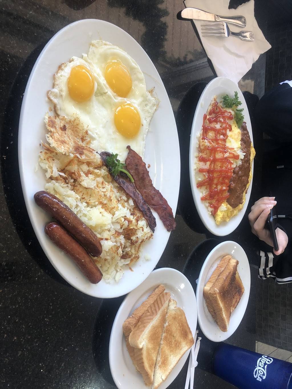 Caesars Coney & Grill | restaurant | 24455 Ford Rd, Dearborn, MI 48128, USA | 3132780455 OR +1 313-278-0455