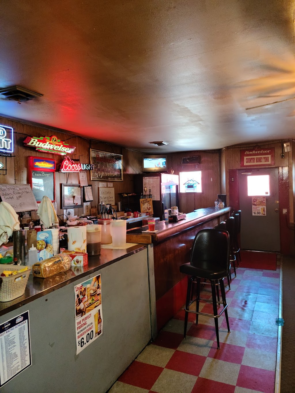 Country Honky Tonk | restaurant | 418 Broadway St, Concordia, KS 66901, USA | 7852439840 OR +1 785-243-9840