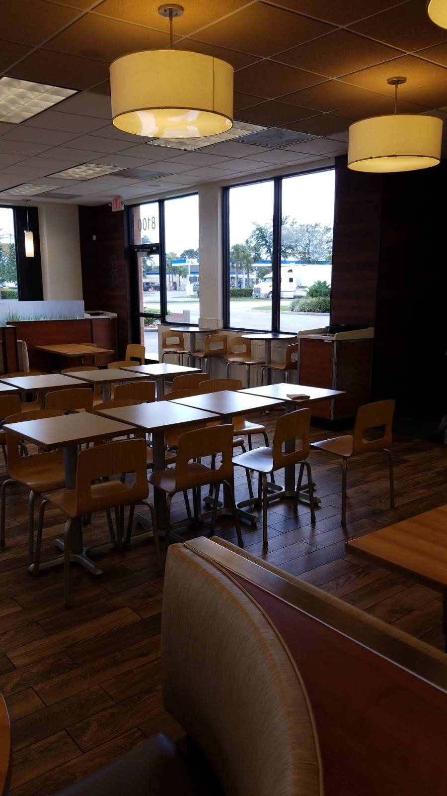 Wendys | restaurant | 8100 W Hialeah Gardens Blvd, Hialeah, FL 33018, USA | 3058236677 OR +1 305-823-6677