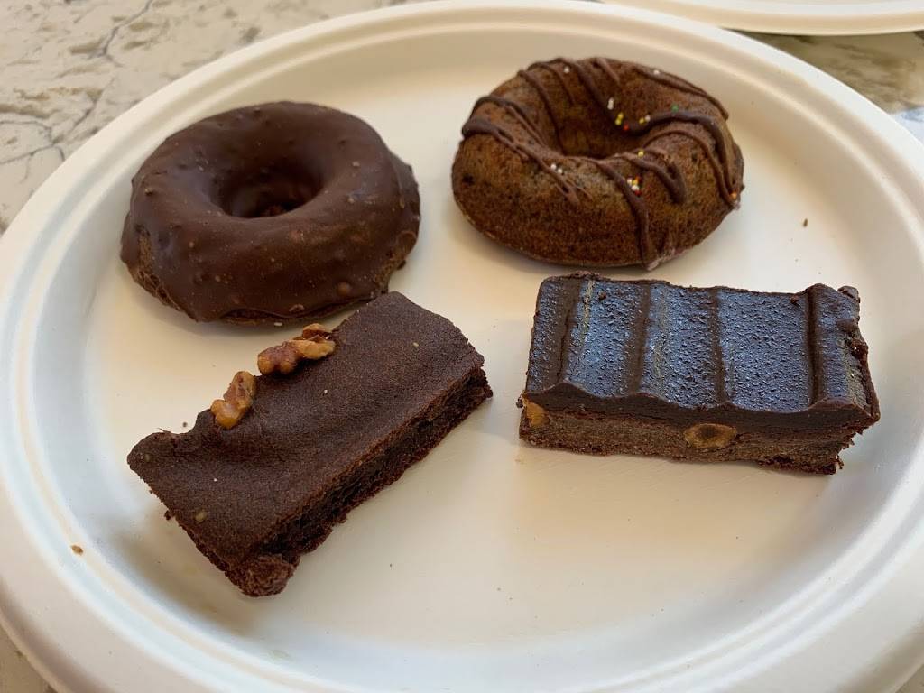 Leos Superfood Bakery & Deli | bakery | 8262 Louise Ave, Northridge, CA 91325, USA | 8189389246 OR +1 818-938-9246