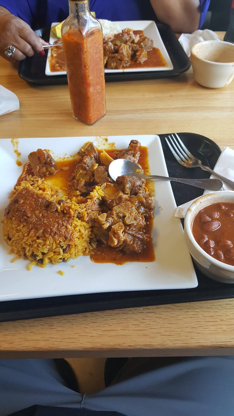 De Todo Un Poco Spanish Restaurant | restaurant | 152 Rifle St, Springfield, MA 01105, USA | 4133177105 OR +1 413-317-7105