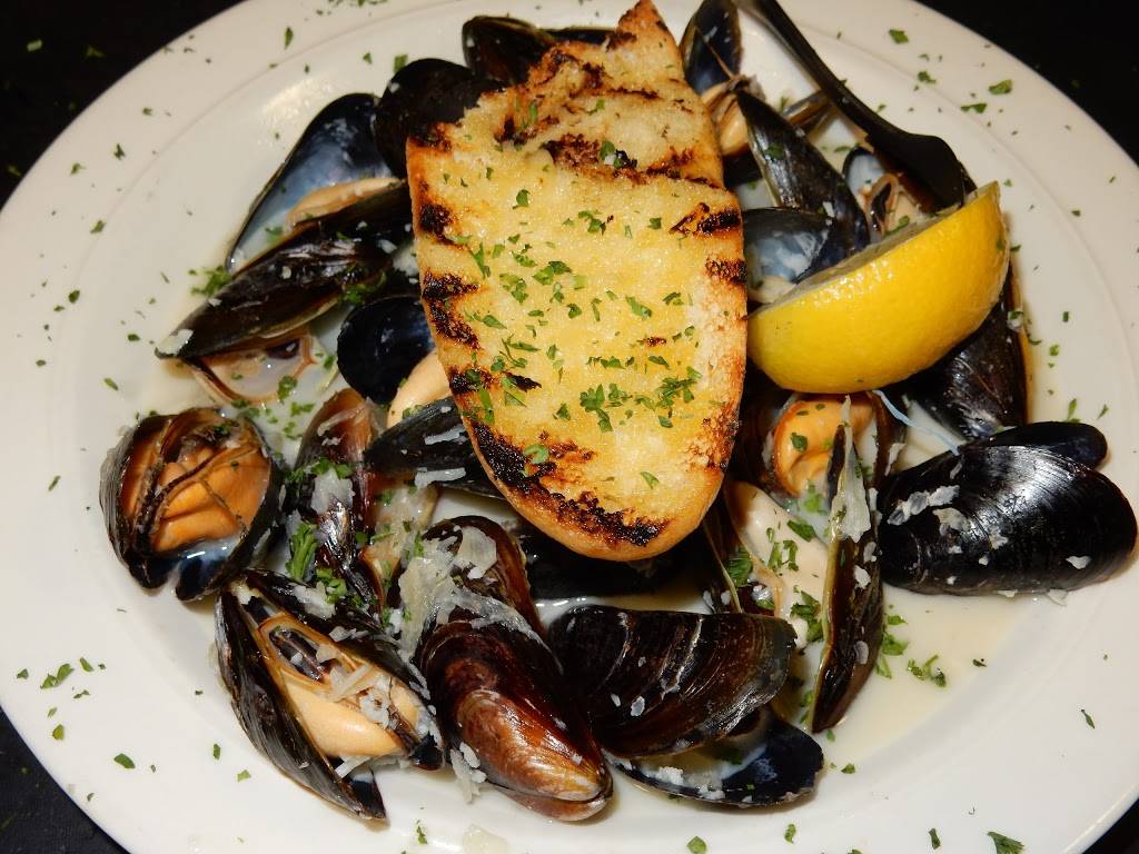 Leverocks Great Seafood | restaurant | 840 Pasadena Ave S, St. Petersburg, FL 33707, USA | 7273674588 OR +1 727-367-4588