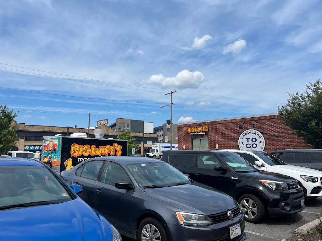 BigWife’s mac n’ cheese | restaurant | 1017 N Arthur Ashe Blvd Unit A, Richmond, VA 23230, USA | 8046498363 OR +1 804-649-8363