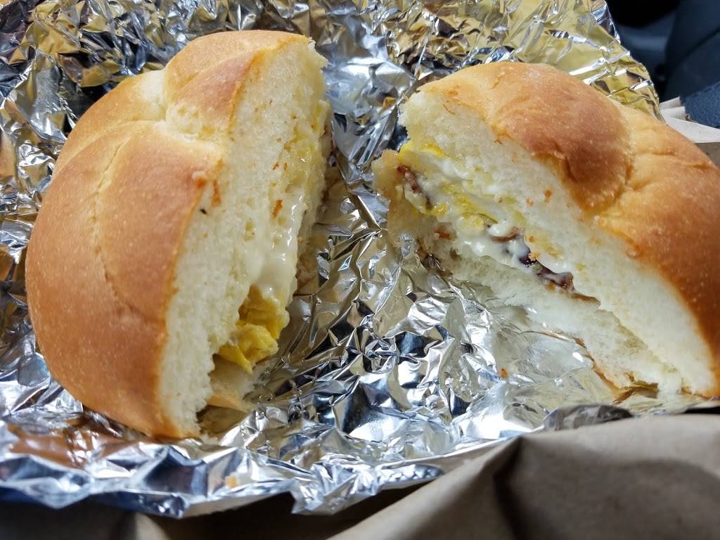 Johns Deli and Italian Bistro | restaurant | 48 W Passaic Ave, Bloomfield, NJ 07003, USA | 9737488888 OR +1 973-748-8888