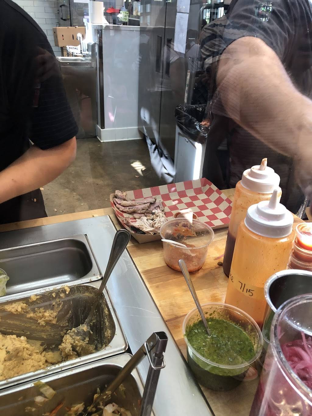 The Pigs Gig BBQ | restaurant | 2820 Historic Decatur Rd, San Diego, CA 92106, USA | 6192412431 OR +1 619-241-2431