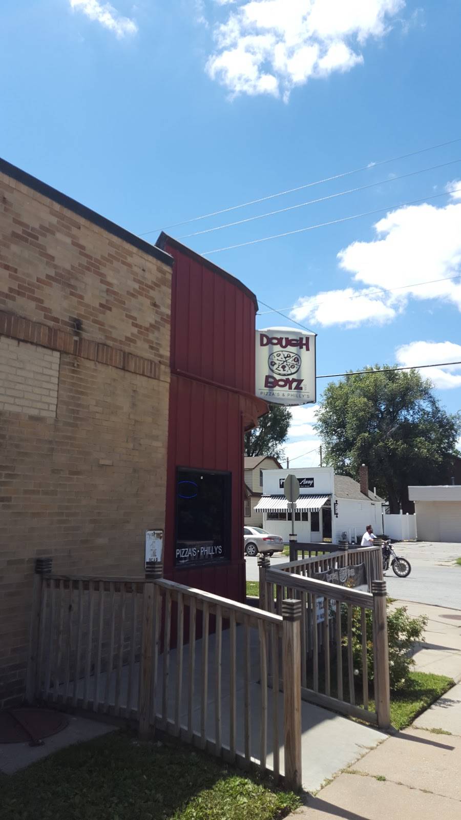 Dough Boyz Pizza & Phillys | meal delivery | 501 S 21st St, Council Bluffs, IA 51501, USA | 7122565151 OR +1 712-256-5151