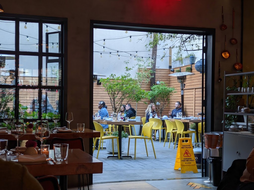 R40 | restaurant | 47-16 Vernon Blvd, Long Island City, NY 11101, USA | 7184409484 OR +1 718-440-9484