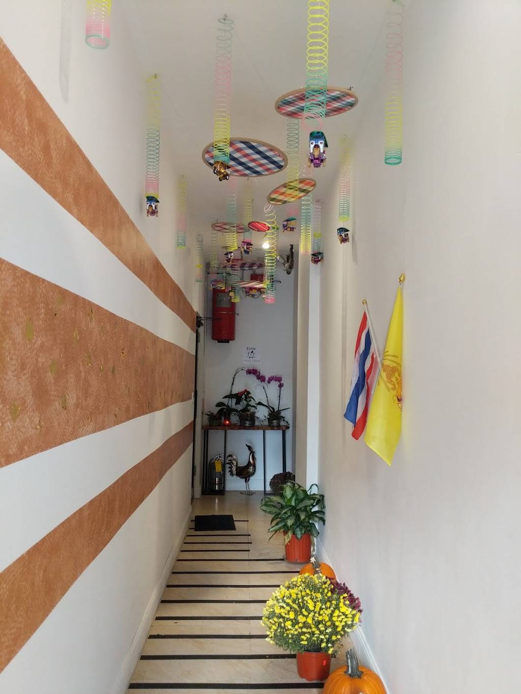 iCook Thai Cook | restaurant | 81-17 Broadway, Queens, NY 11373, USA | 9295220886 OR +1 929-522-0886