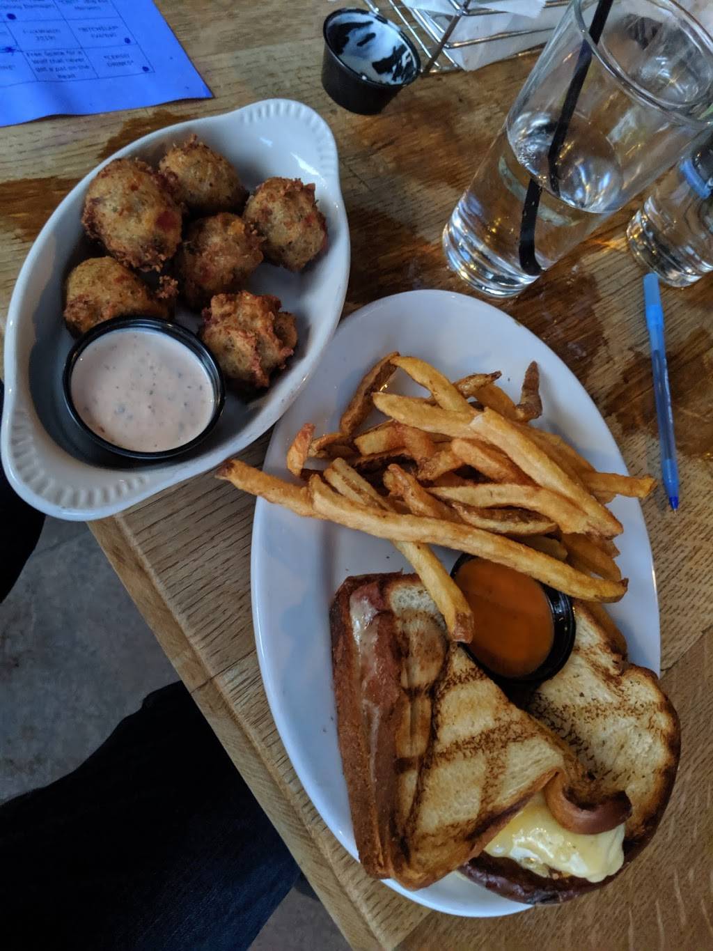 The Bookhouse Pub | restaurant | 736 Ponce De Leon Ave NE, Atlanta, GA 30306, USA | 4042541176 OR +1 404-254-1176