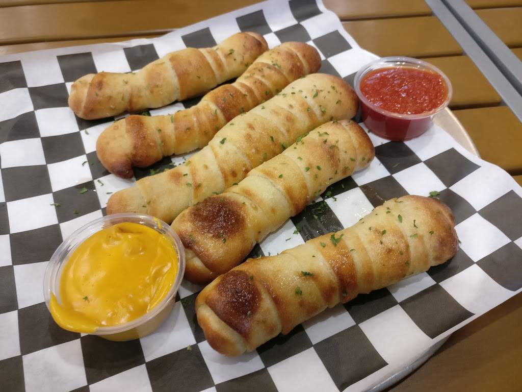 Wheel Pizza | restaurant | 430 E Kirkwood Ave, Bloomington, IN 47408, USA | 8126503883 OR +1 812-650-3883