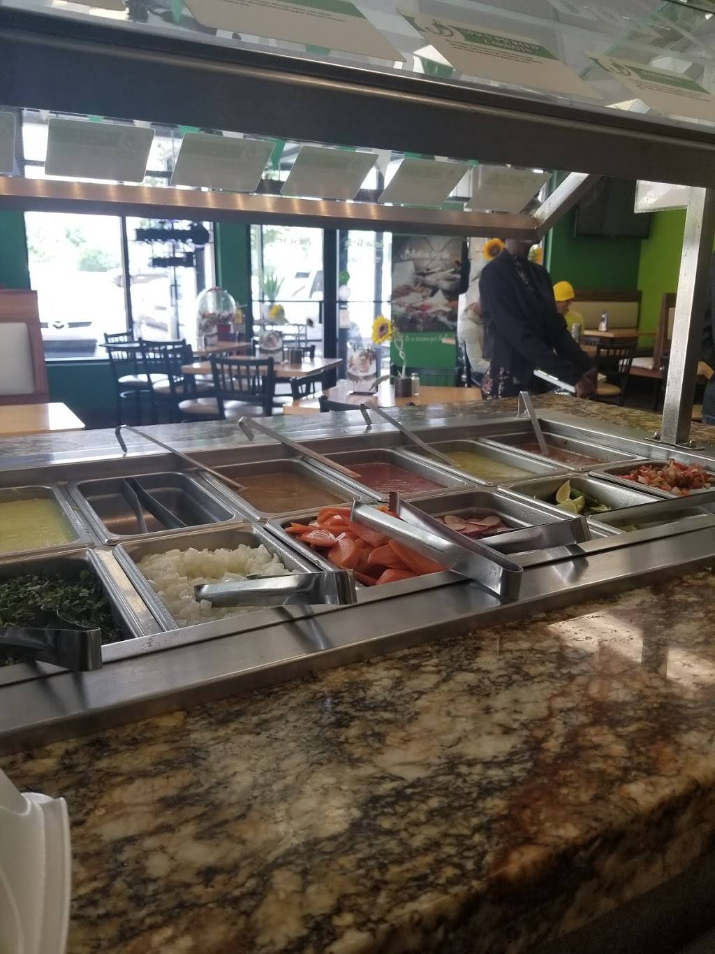 Salsa Verde Restaurant | restaurant | 634 W Veterans Pkwy, Yorkville, IL 60560, USA | 6305536931 OR +1 630-553-6931