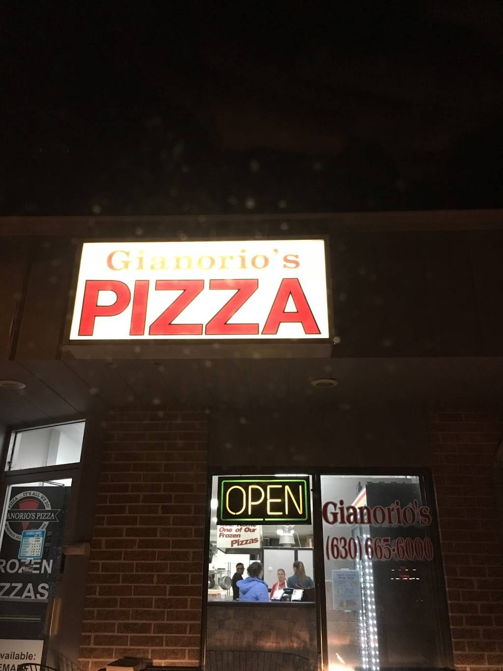 Gianorios Pizza | bakery | 27W193 Geneva Rd, Winfield, IL 60190, USA | 6306656000 OR +1 630-665-6000