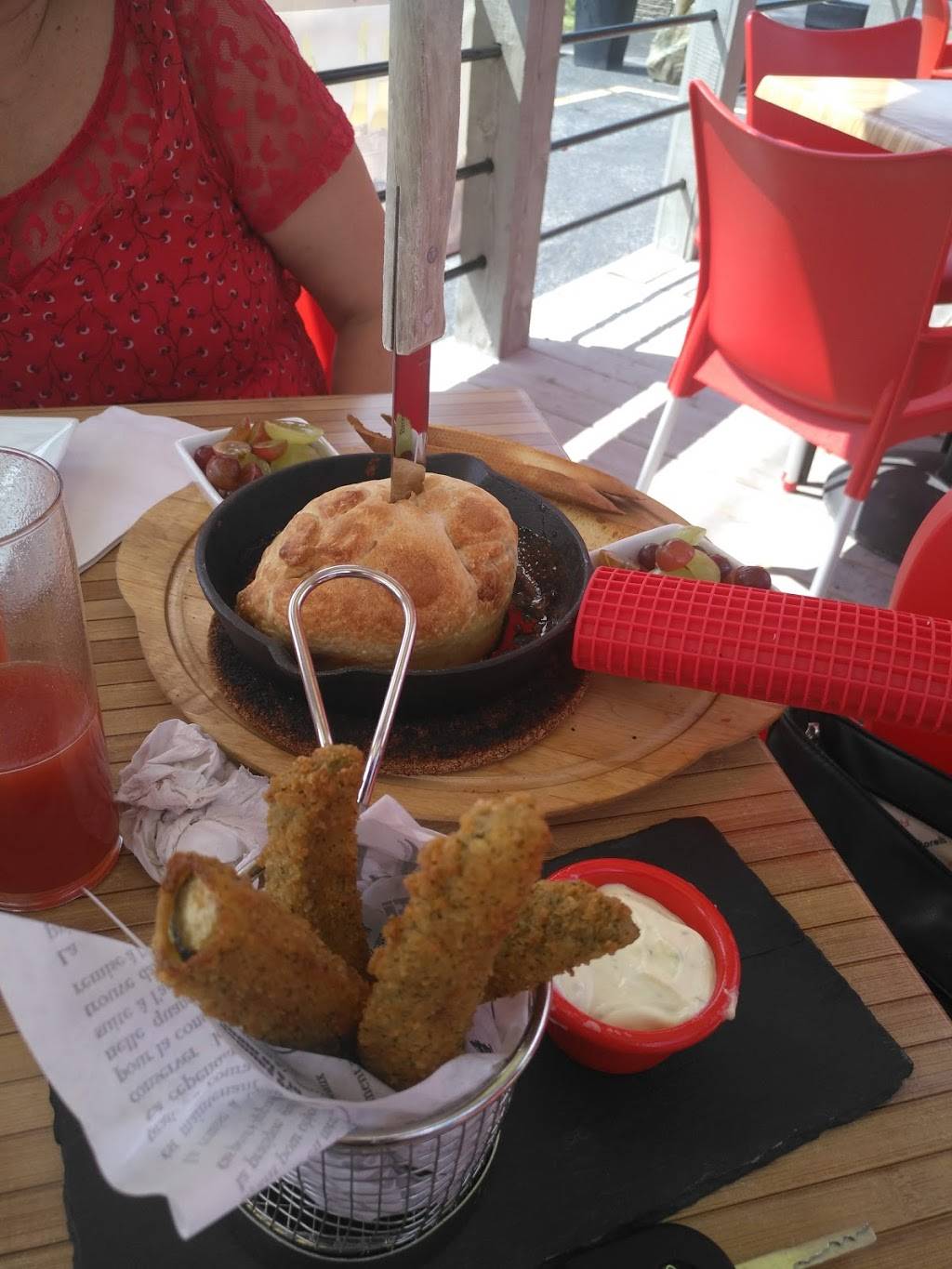 LÉchappée - Grill & Bar Sportif | restaurant | 710 Rue de la Visitation, Saint-Charles-Borromée, QC J6E 7S3, Canada | 4503941658 OR +1 450-394-1658