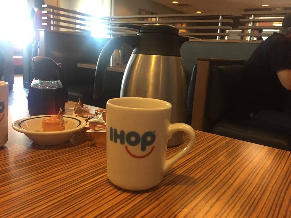 IHOP | restaurant | 8445 N Cerius Stra, Tucson, AZ 85742, USA | 5207441316 OR +1 520-744-1316