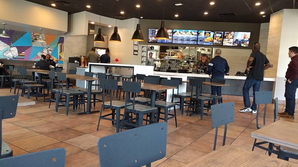 Taco Bell | meal takeaway | 8425 Davis Lake Pkwy, Charlotte, NC 28269, USA | 7049210484 OR +1 704-921-0484