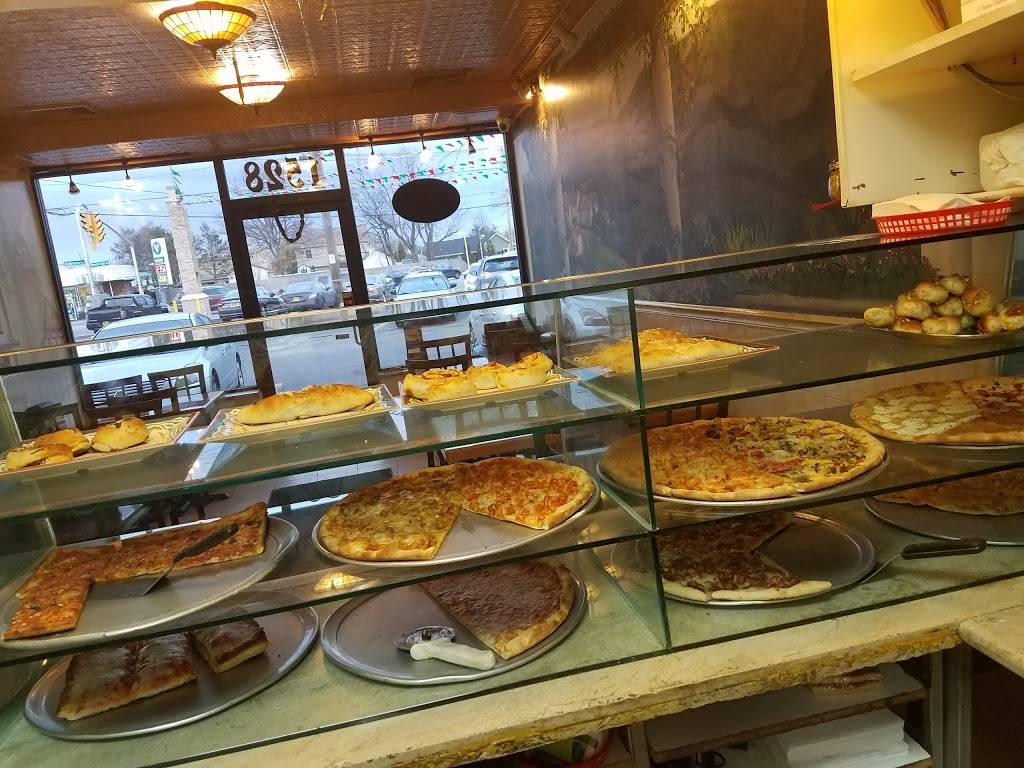 Vincenzos & The Chefs Hat | restaurant | 1528 Newbridge Rd, North Bellmore, NY 11710, USA | 5167855147 OR +1 516-785-5147