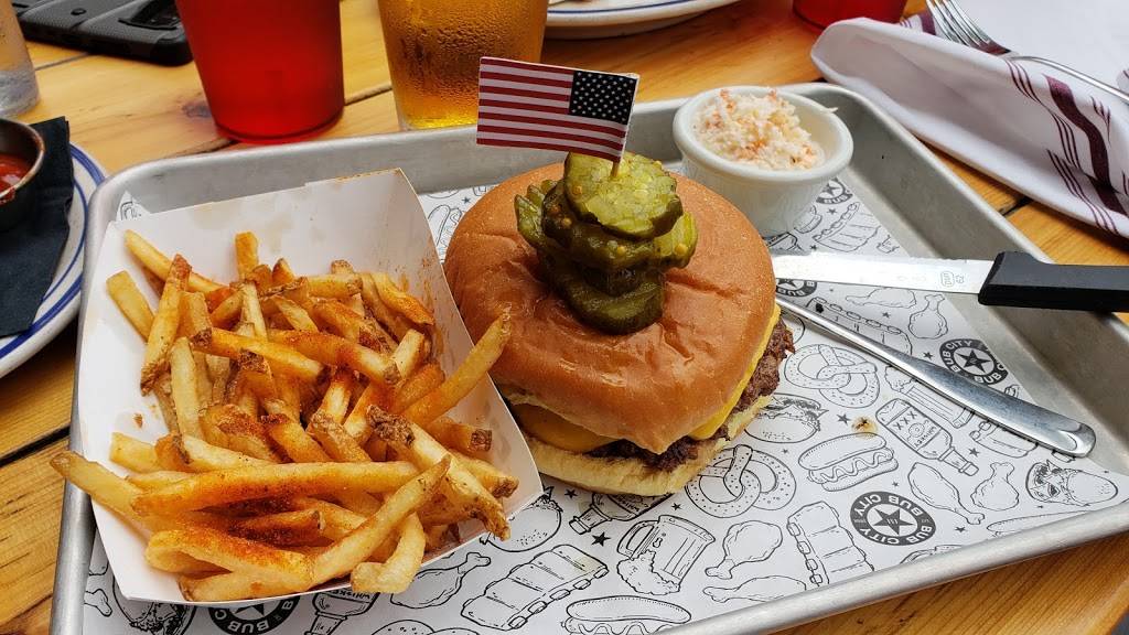 Bub City | restaurant | 5441 Park Pl, Rosemont, IL 60018, USA | 8472610399 OR +1 847-261-0399