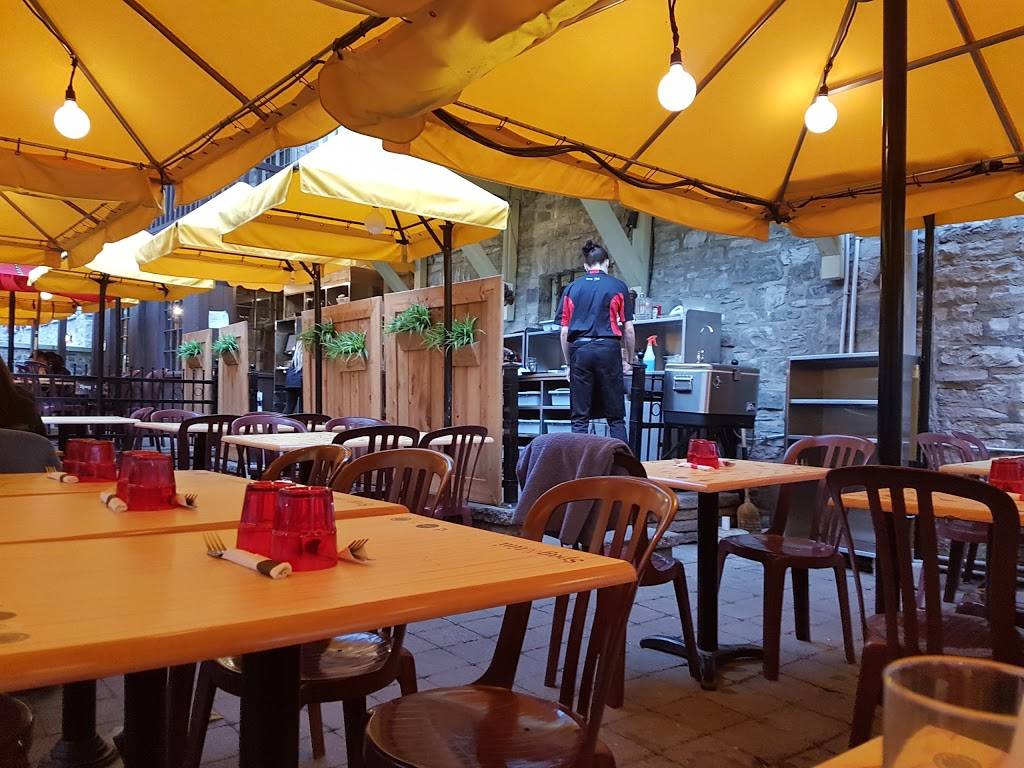 Spag&tini | restaurant | 40 Rue du Marché-Champlain, Québec, QC G1K 4H3, Canada | 4186949144 OR +1 418-694-9144