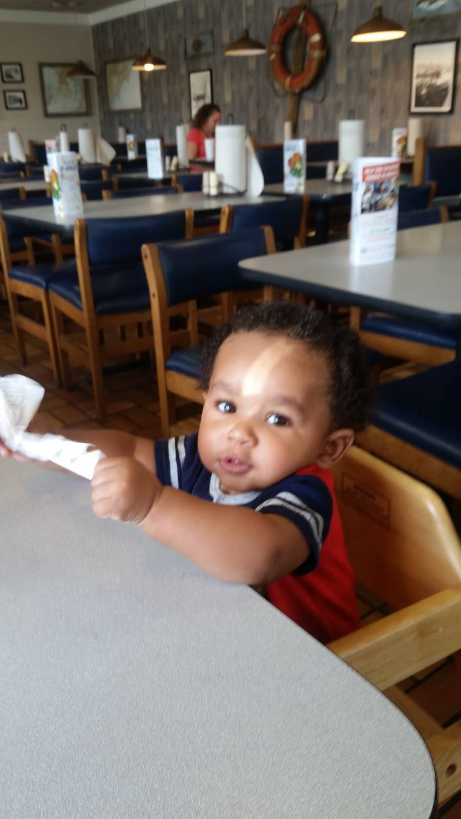 Captain Ds | restaurant | 2960 Breckenridge Ln, Louisville, KY 40220, USA | 5024564261 OR +1 502-456-4261