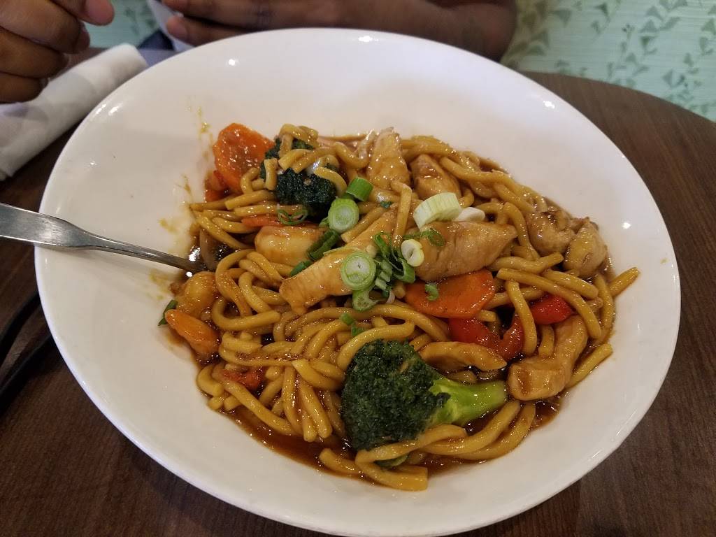 Mosa Asian Bistro | restaurant | 850 S White Station Rd, Memphis, TN 38117, USA | 9016838889 OR +1 901-683-8889