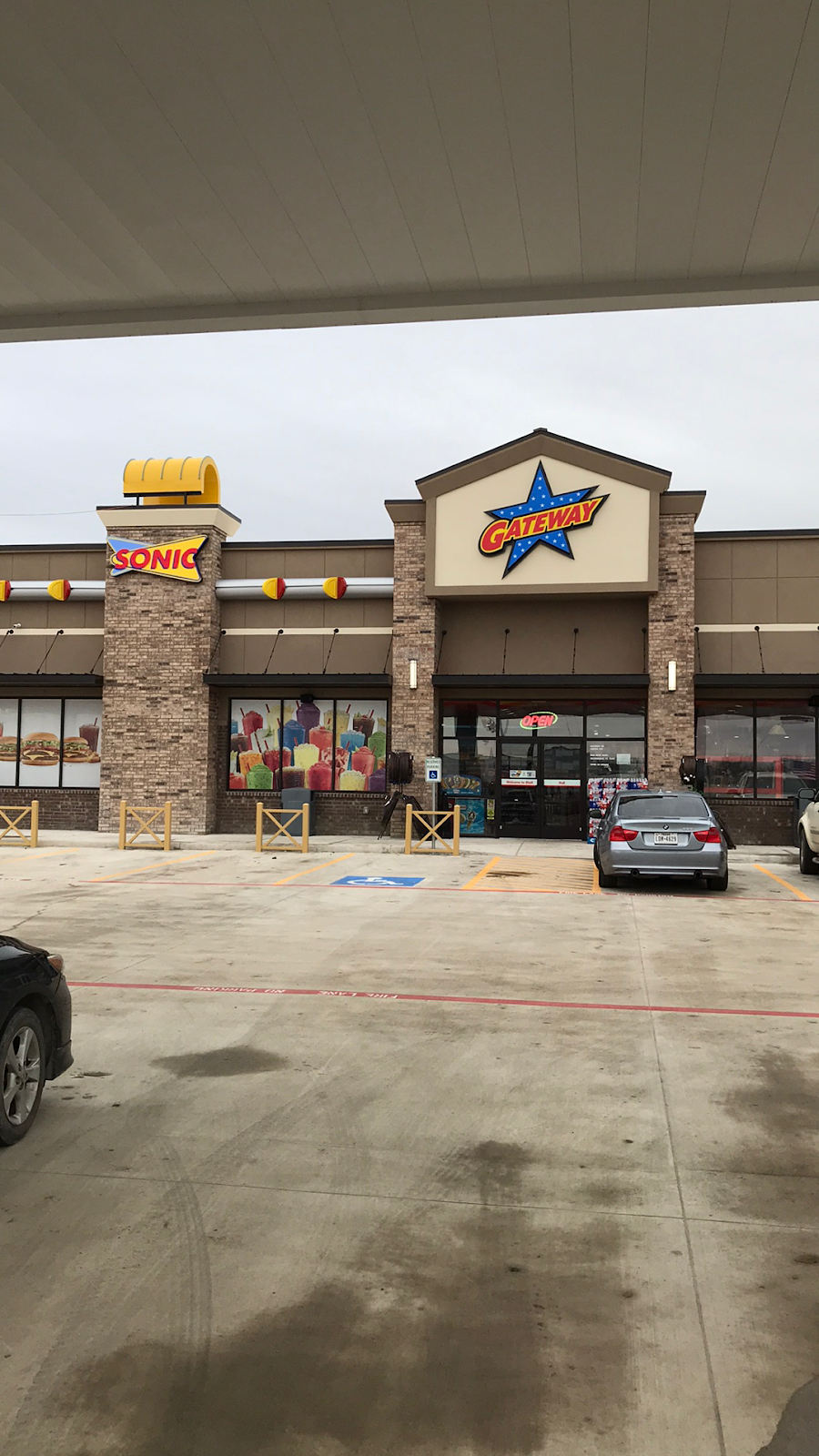 Sonic of whitewright | restaurant | 2241 Pettit Parkway, Whitewright, TX 75491, USA | 9033640286 OR +1 903-364-0286