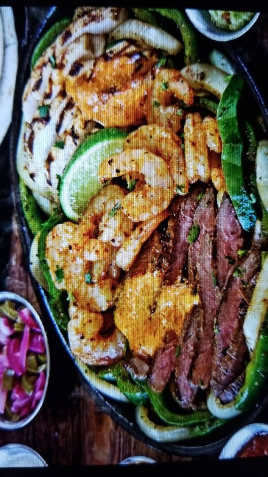 Chilis Grill & Bar | meal takeaway | 1292 E Prosperity Ave, Tulare, CA 93274, USA | 5596864475 OR +1 559-686-4475