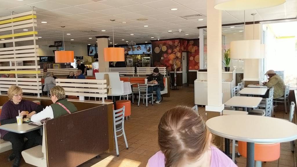 McDonalds | cafe | 1105 Union St, Bangor, ME 04401, USA | 2072629777 OR +1 207-262-9777