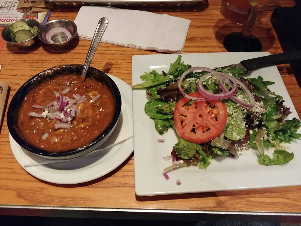 Chilis Grill & Bar | meal takeaway | 1205 Corporate Dr, Westbury, NY 11590, USA | 5162227001 OR +1 516-222-7001