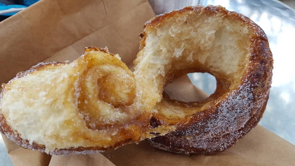 Bonjour Cafe Bakery | bakery | 1550 E 55th St, Chicago, IL 60615, USA | 7732415300 OR +1 773-241-5300