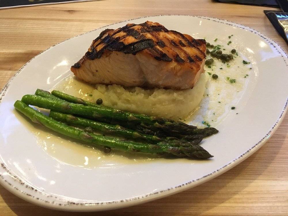 90 NINETY Bar + Grill | restaurant | 9090 Alta Dr, Las Vegas, NV 89145, USA | 7026367111 OR +1 702-636-7111