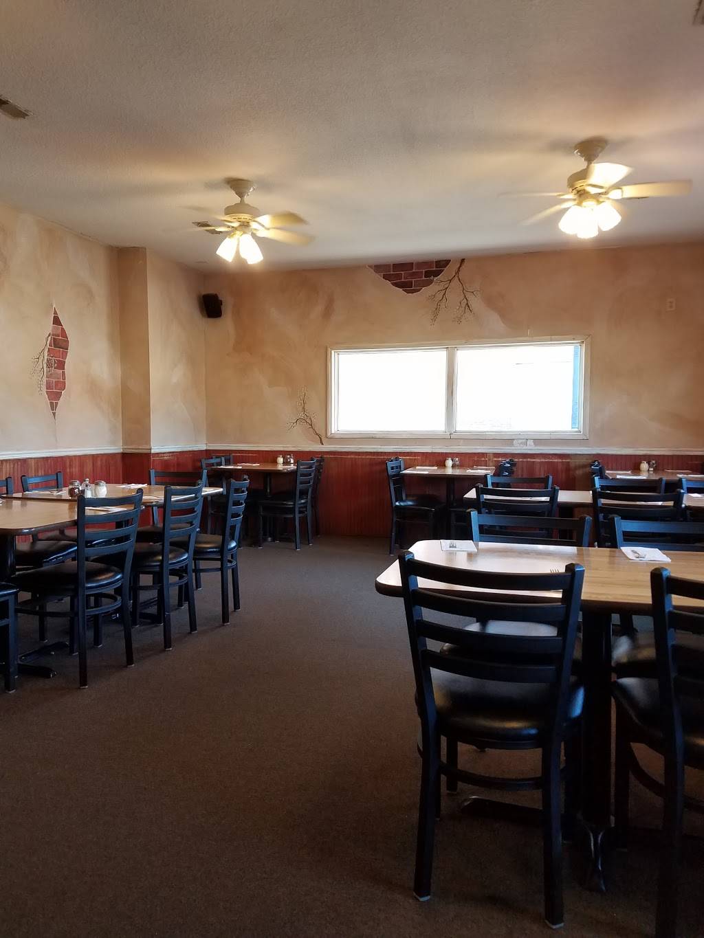 DiMaggios Pizza | restaurant | 1 S 5th St, Albion, IL 62806, USA | 6184452277 OR +1 618-445-2277