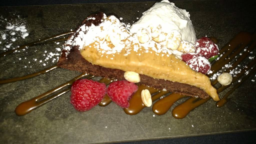 Balzac | restaurant | 1716 N Arlington Pl, Milwaukee, WI 53202, USA | 4147550099 OR +1 414-755-0099