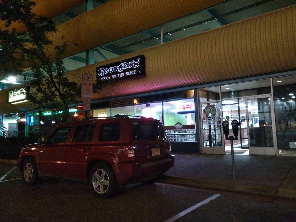 Georgios Pizza | restaurant | 120 Charles St, East Lansing, MI 48823, USA | 5173339990 OR +1 517-333-9990
