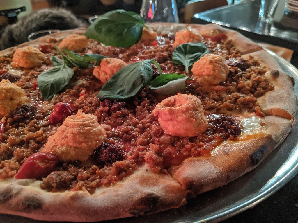 Coalfire | restaurant | 3707 N Southport Ave, Chicago, IL 60613, USA | 7734772625 OR +1 773-477-2625