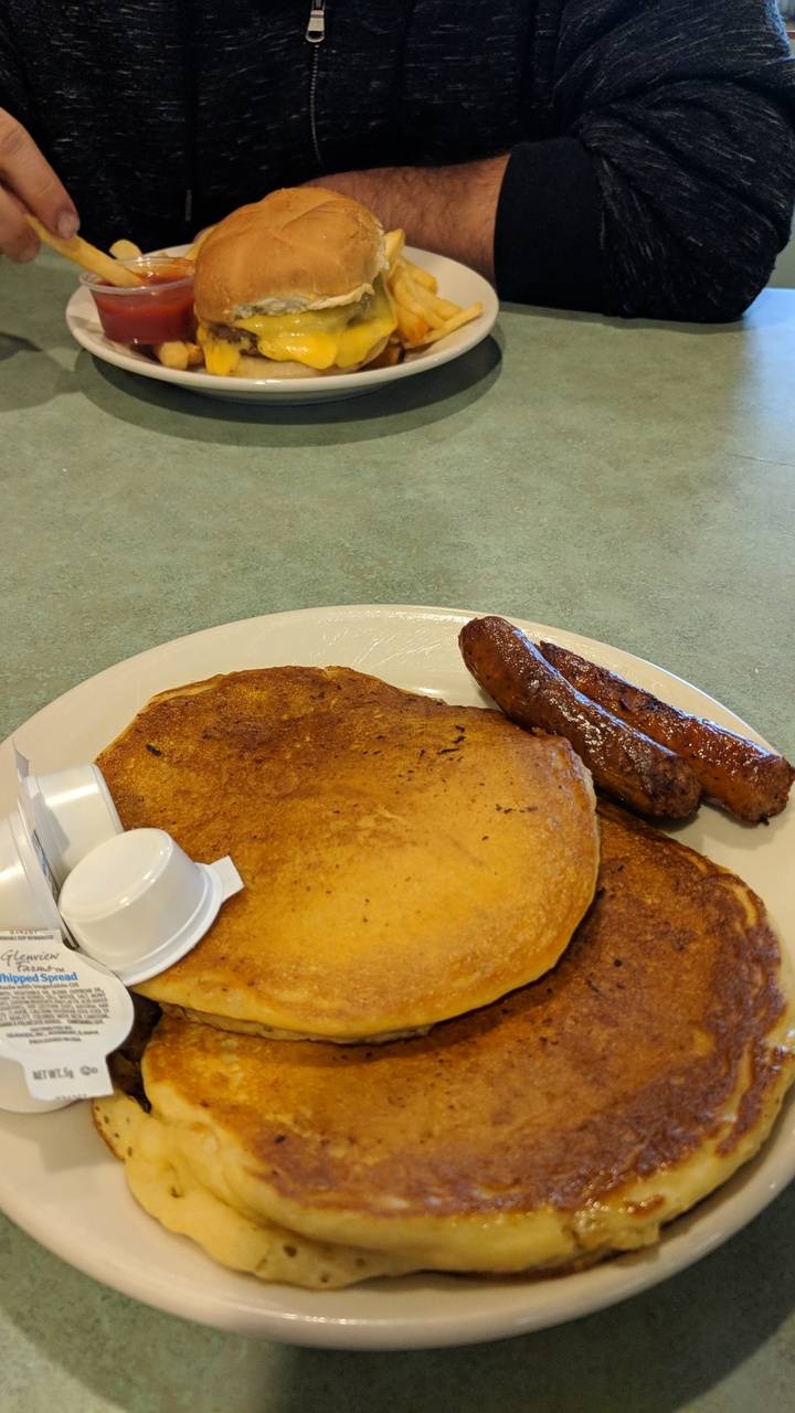 Brickers Cafeteria | restaurant | 116 E 6th St, East Liverpool, OH 43920, USA | 3303853232 OR +1 330-385-3232