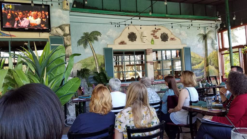 Oakbrook Plaza | shopping mall | 1724-1772 E Avenida De Los Arboles, Thousand Oaks, CA 91360, USA | 2135532200 OR +1 213-553-2200