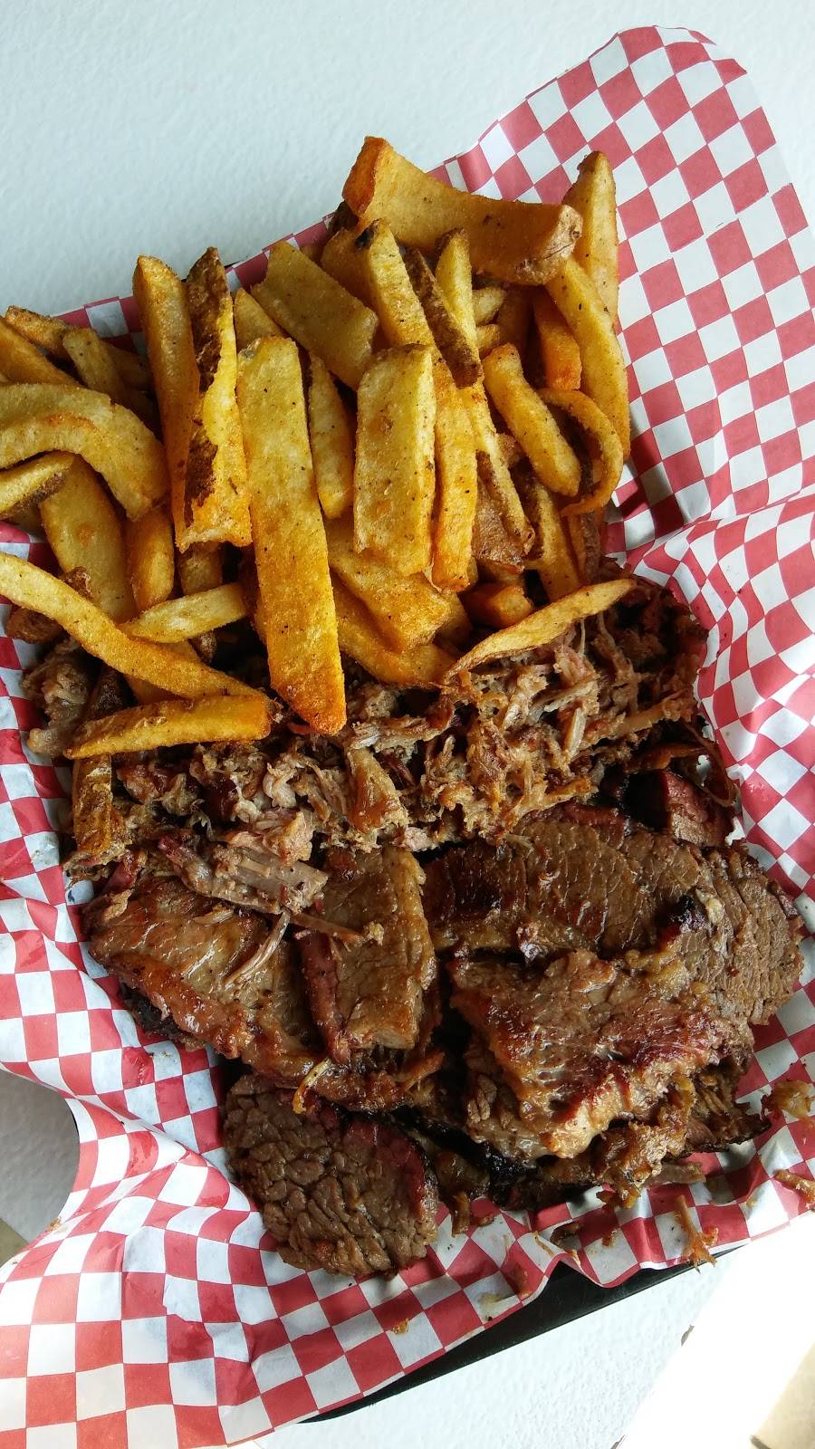 ZZQ Smokehouse | restaurant | 3390 Coachman Rd #204, Eagan, MN 55121, USA | 6514529900 OR +1 651-452-9900