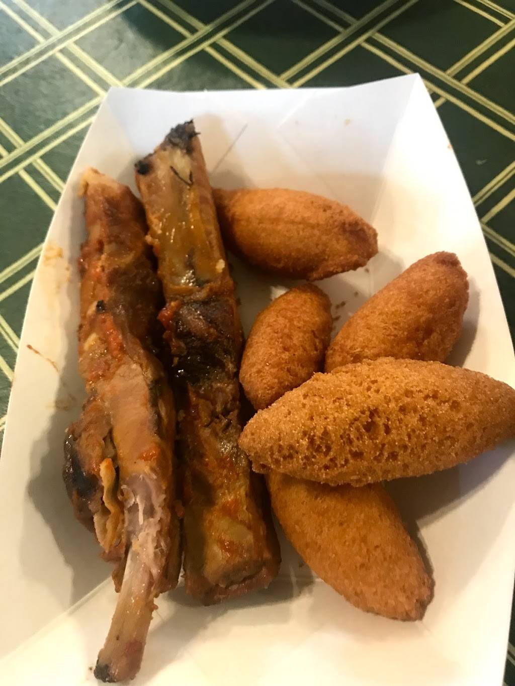 Bar-B-Que Hut | restaurant | 1380 S Guignard Dr, Sumter, SC 29150, USA | 8037735911 OR +1 803-773-5911