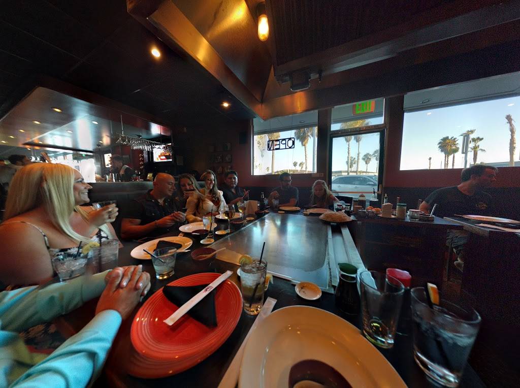 Tsunami Sushi | restaurant | 17236 Pacific Coast Hwy, Huntington Beach, CA 92649, USA | 5625925806 OR +1 562-592-5806