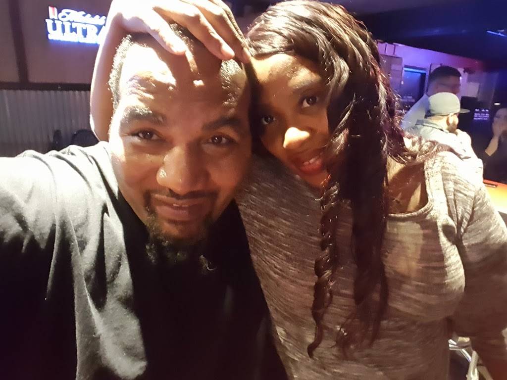 Le Corusse Rouge | restaurant | 4647 White Ln, Bakersfield, CA 93309, USA | 6618341611 OR +1 661-834-1611