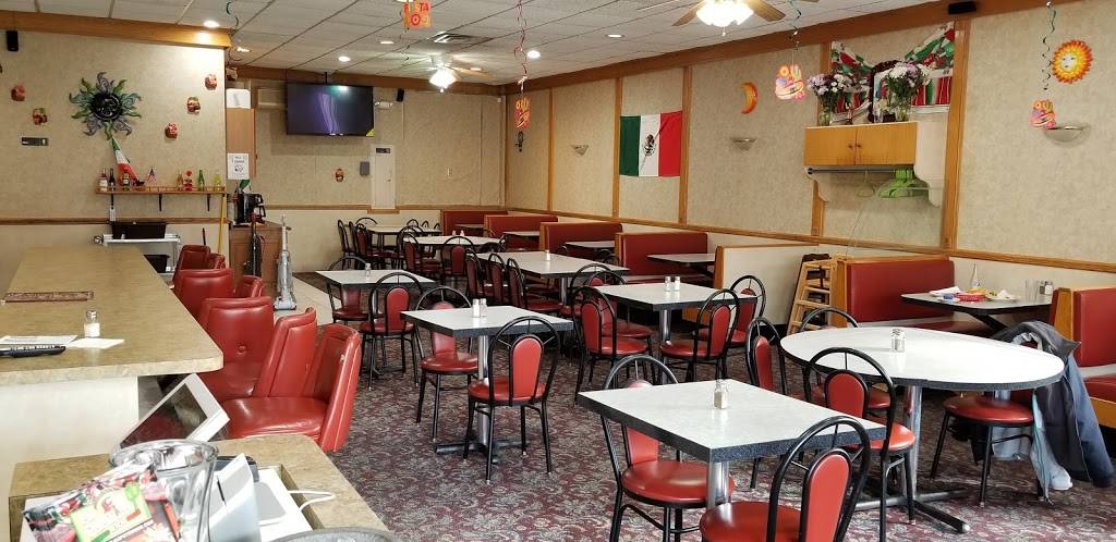Mi Familia Authentic Mexican Cuisine | restaurant | 12 Snowhill St, Spotswood, NJ 08884, USA | 7322513800 OR +1 732-251-3800